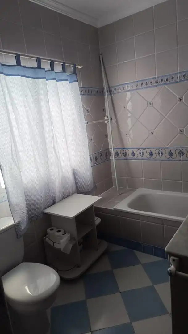 Bany de Pis en venda en Huelva amb Moblat, Forn i Rentadora