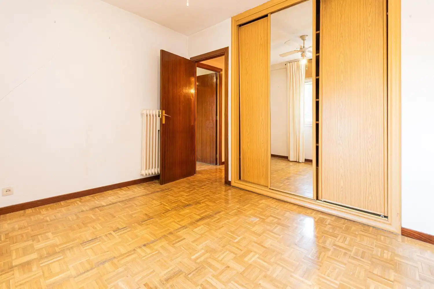 Habitación de Piso en venta en Madrid con Aire acondicionado y Calefacción