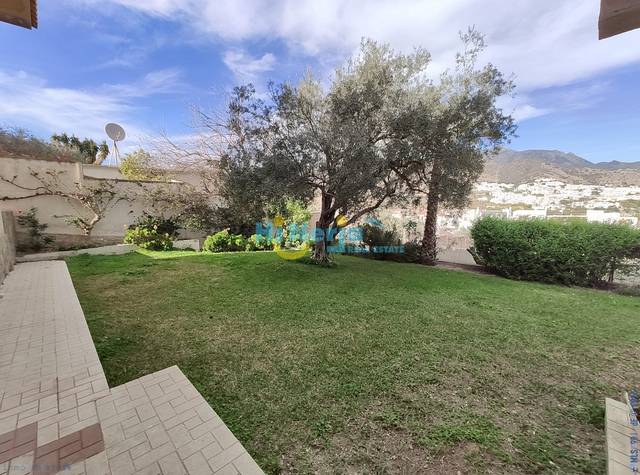 Casa-chalet en Venta en Centro