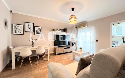 Living room of Flat for sale in Badalona  with Heating, Storage room and Balcony