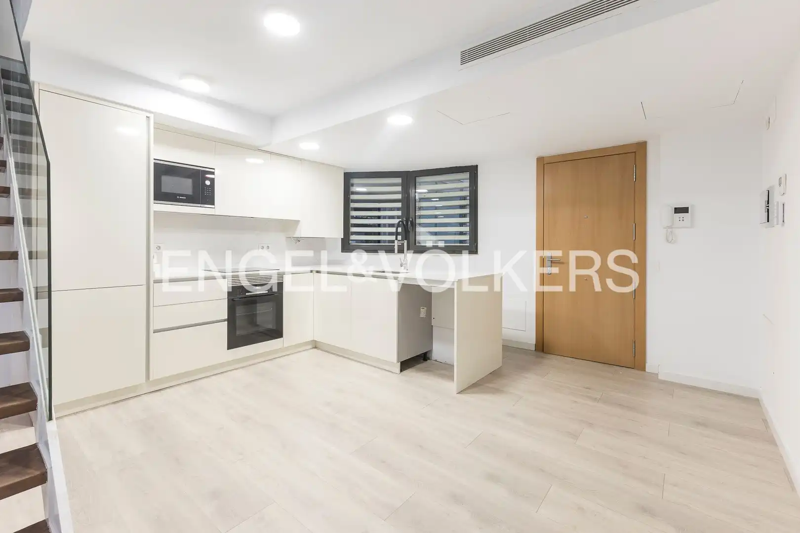 Cuina de Dúplex en venda en Barcelona amb Aire condicionat, Calefacció i Jardí privat