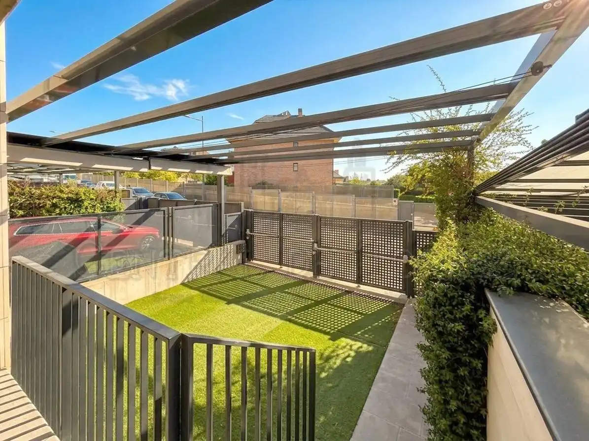 Detached homes for rent in Calle Francisco de Vitoria, Valenoso