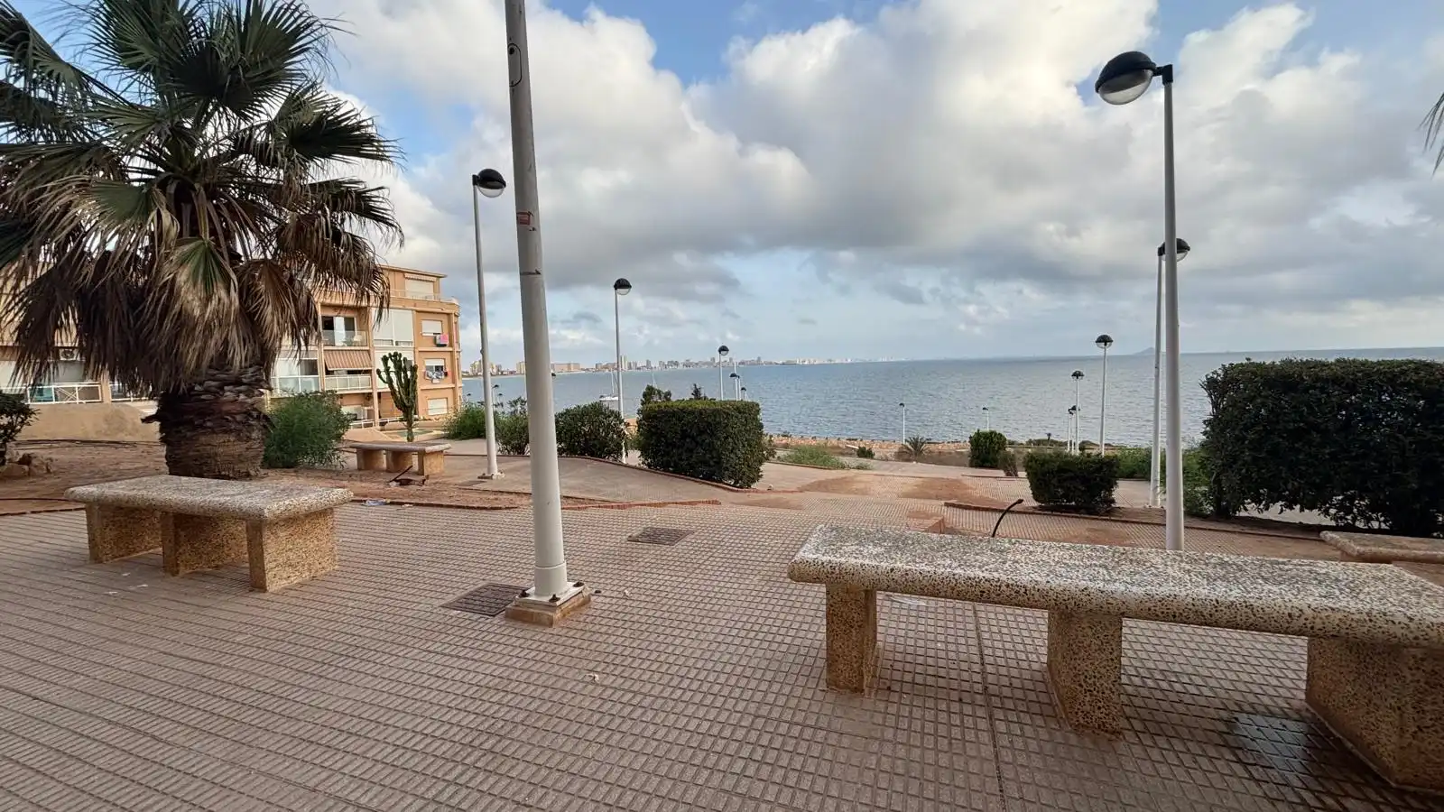 Außenansicht von Wohnungen zum Verkauf in Cartagena mit Klimaanlage, Heizung und Terrasse