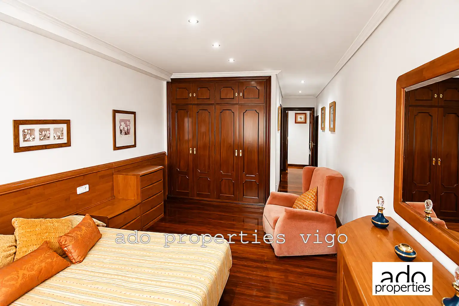 Habitación de Piso en venta en Vigo  con Calefacción, Parquet y Trastero