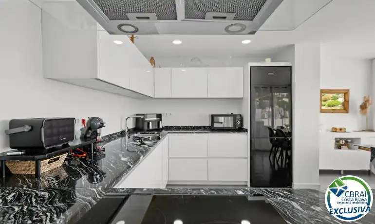 Cocina de Casa o chalet en venta en Roses con Aire acondicionado, Calefacción y Piscina