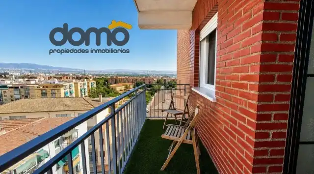 Terraza de Piso para compartir en Granada con Parquet, Amueblado y Lavadora