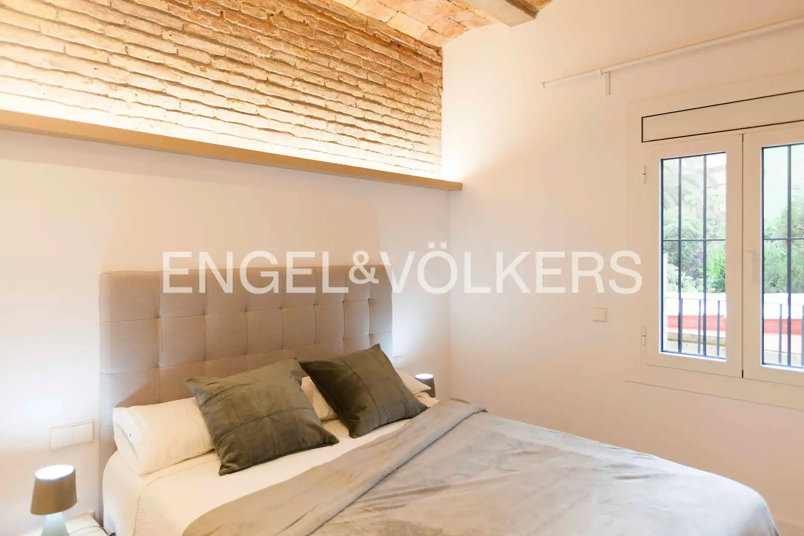 Bedroom of Flat for sale in Barcelona  with Air Conditioner, Heating and Parquet flooring