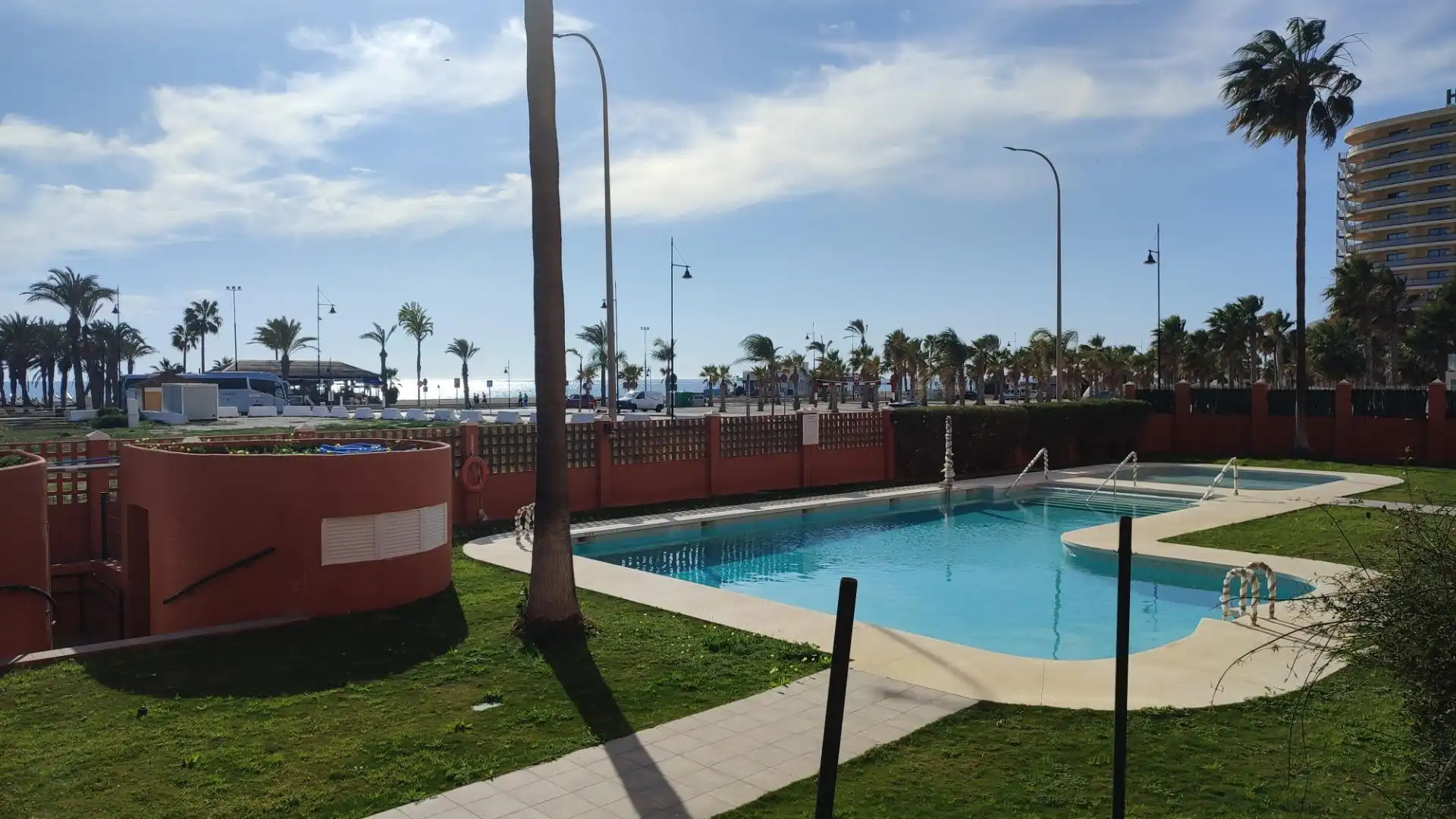 Pis amb piscina en venda a Los Álamos