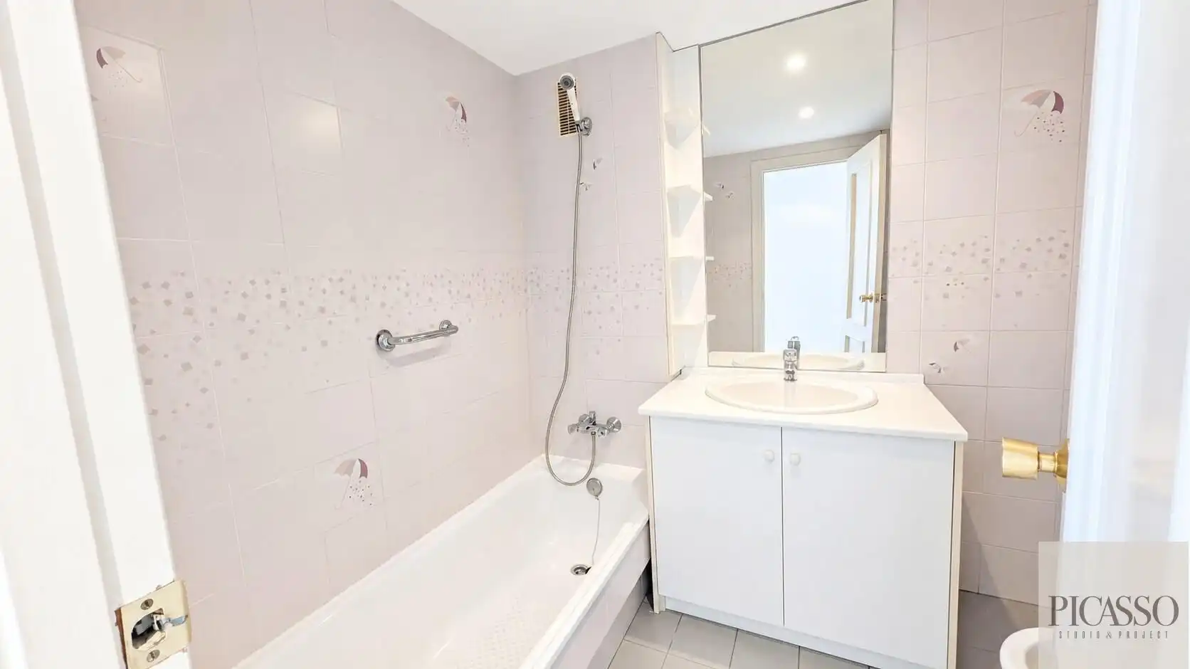 Baño de Piso en venta en Torremolinos con Aire acondicionado, Jardín privado y Trastero