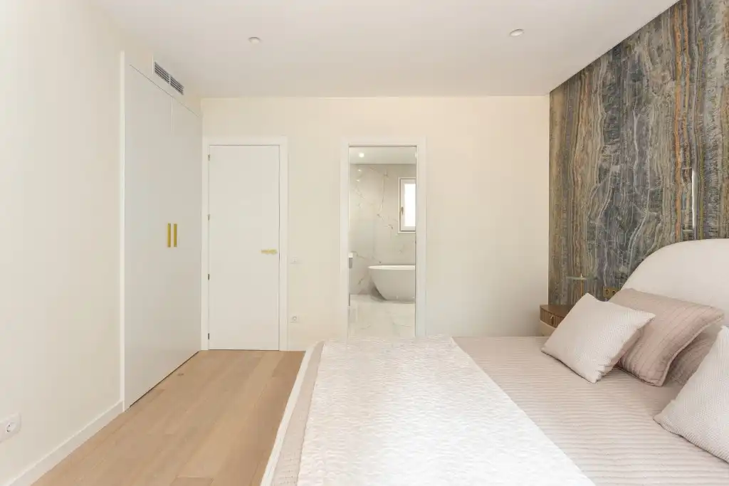 Dormitori de Apartament en venda en Barcelona amb Calefacció, Traster i Moblat