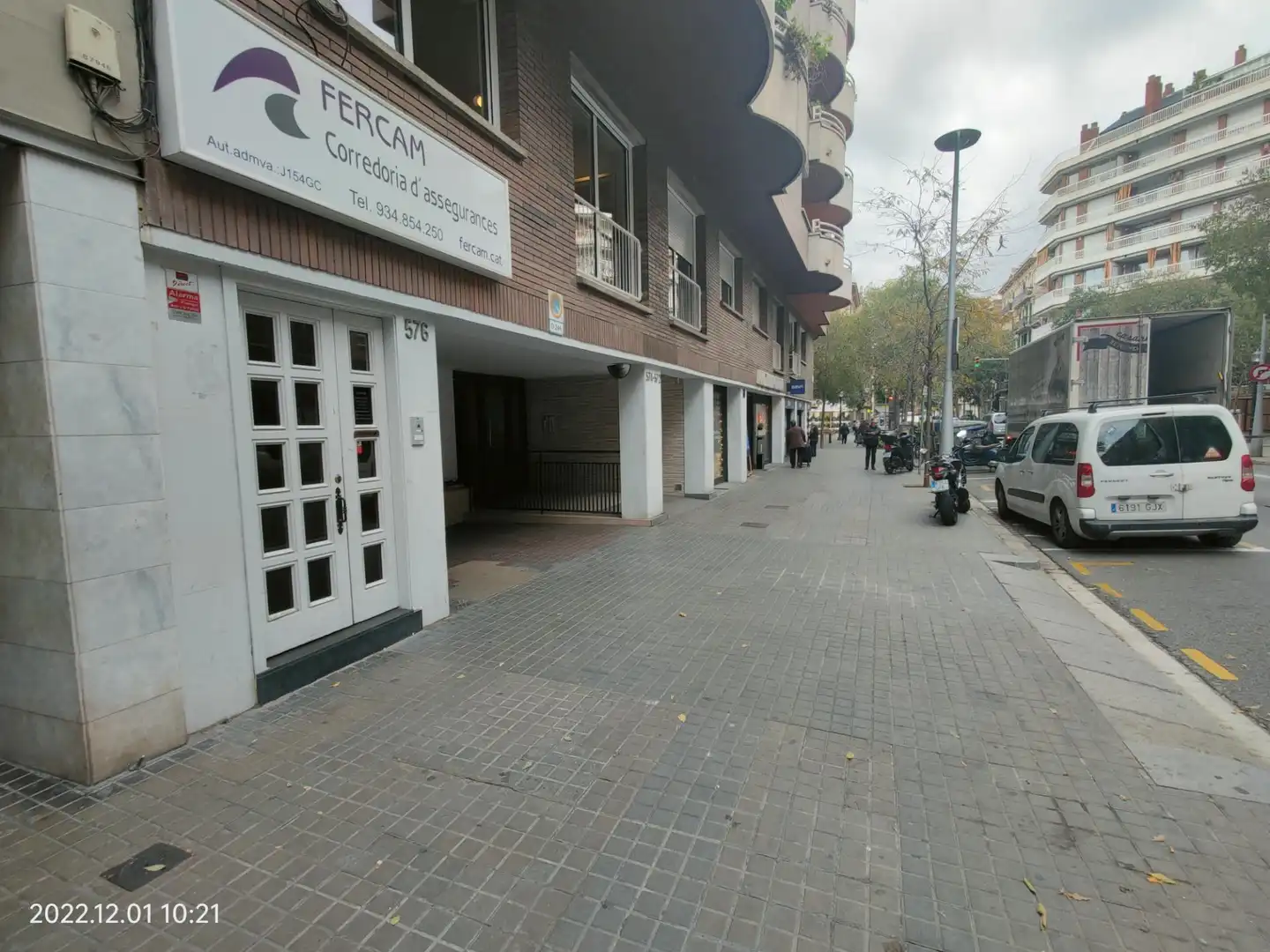 Vista exterior de Garatge en venda en Barcelona