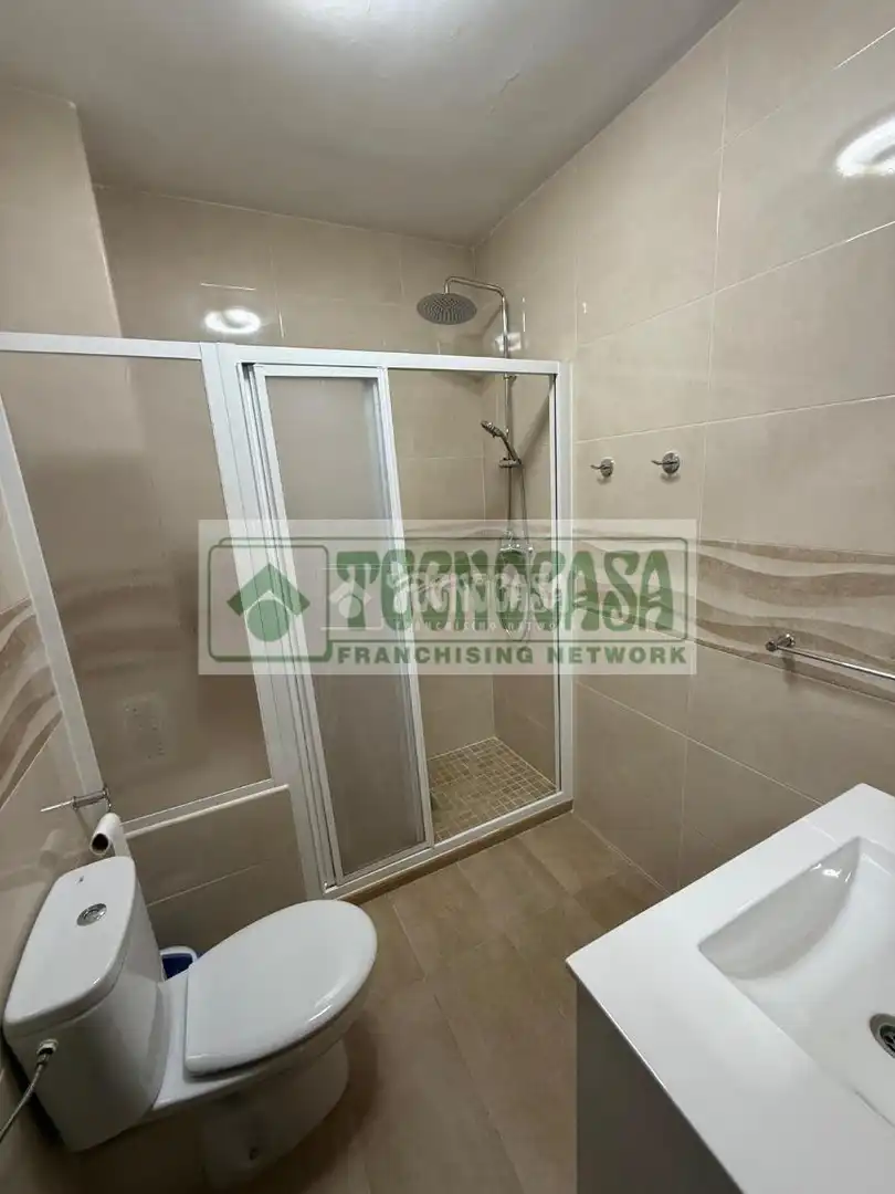 Bathroom of Flat for sale in Ronda  with Air Conditioner, Parquet flooring and Balcony