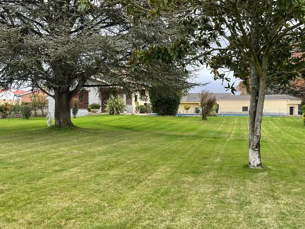 Casa o xalet en venda en Castañares de Rioja amb Calefacció, Jardí privat i Parquet