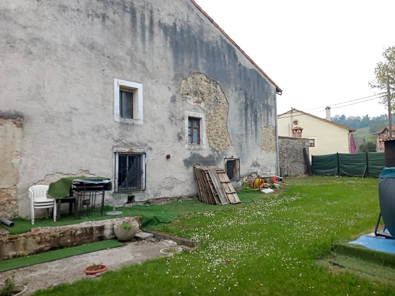 Vista exterior de Finca rústica en venda en Udías amb Jardí privat, Terrassa i Balcó