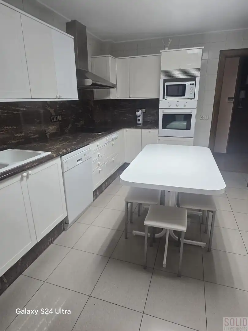 Kitchen of Flat for rent in Valencia  with Air Conditioner and Balcony