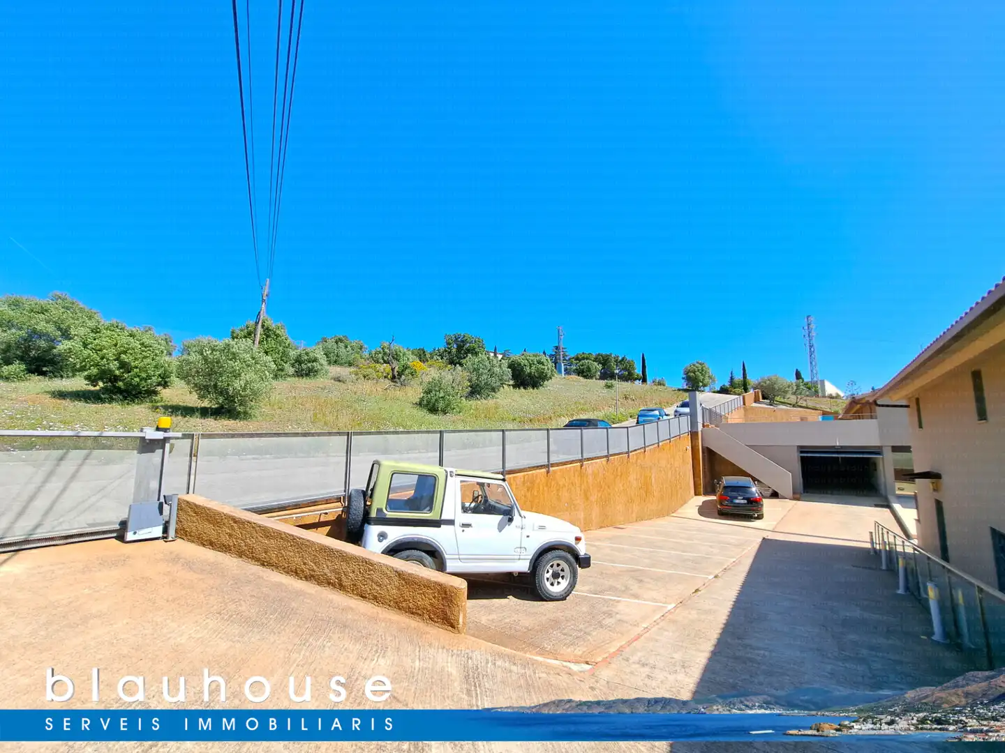Vista exterior de Dúplex en venda en Llançà amb Aire condicionat, Calefacció i Jardí privat