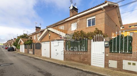 Foto 2 de Casa adosada en venta en Pioz, Guadalajara
