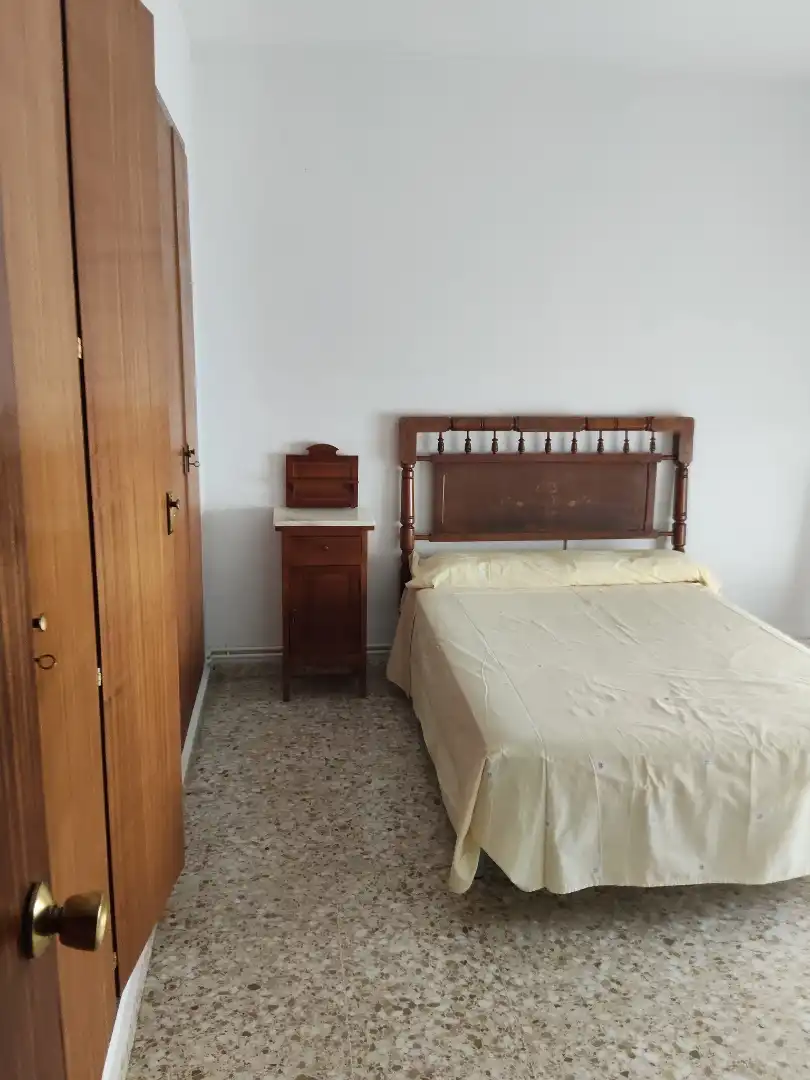 Schlafzimmer von Wohnung zur Miete in Industria
