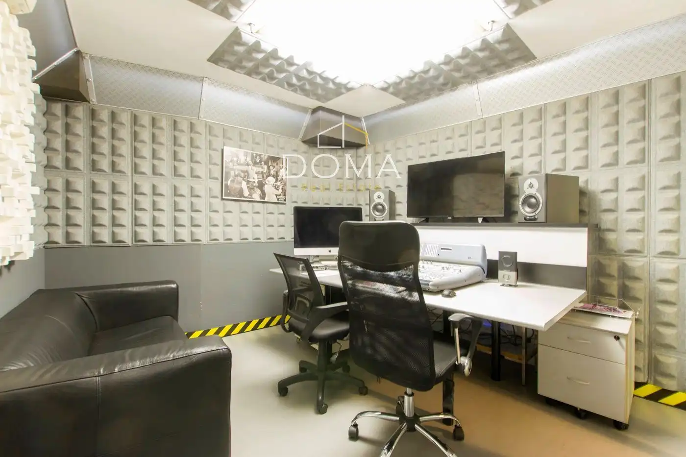 Commercial properties for sale in Barcelona  with Air Conditioner, Terrace and Furnished