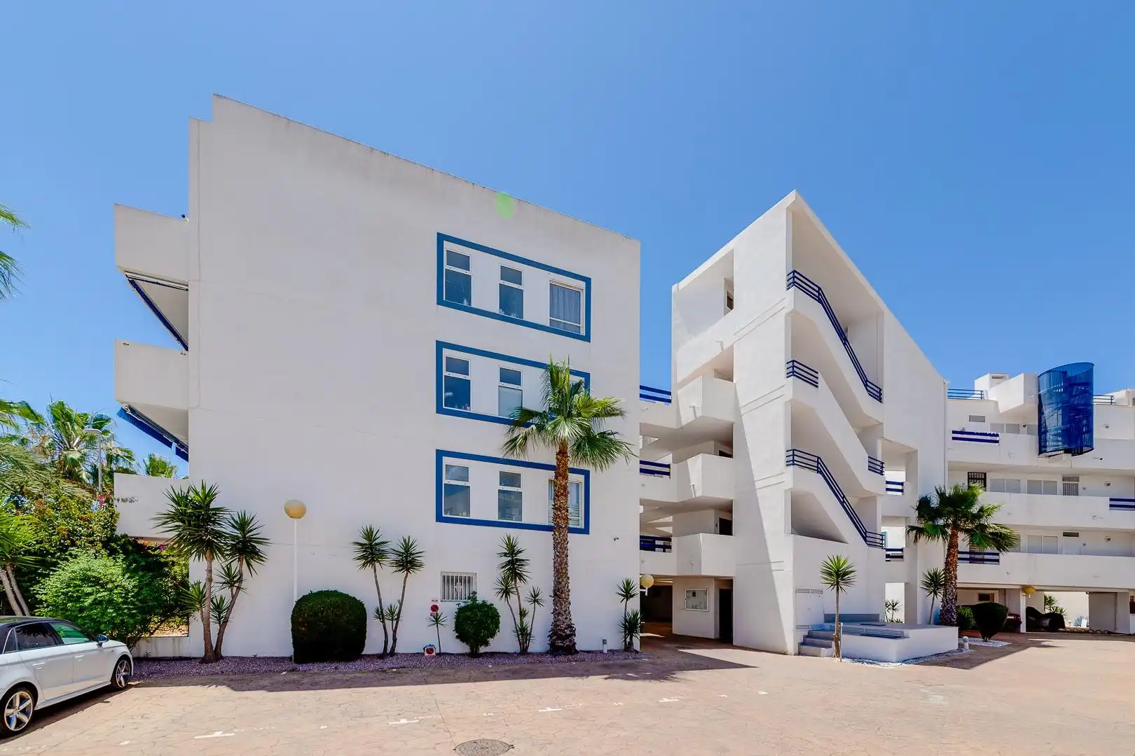 Vista exterior de Planta baixa en venda en Orihuela amb Jardí privat, Terrassa i Piscina comunitària