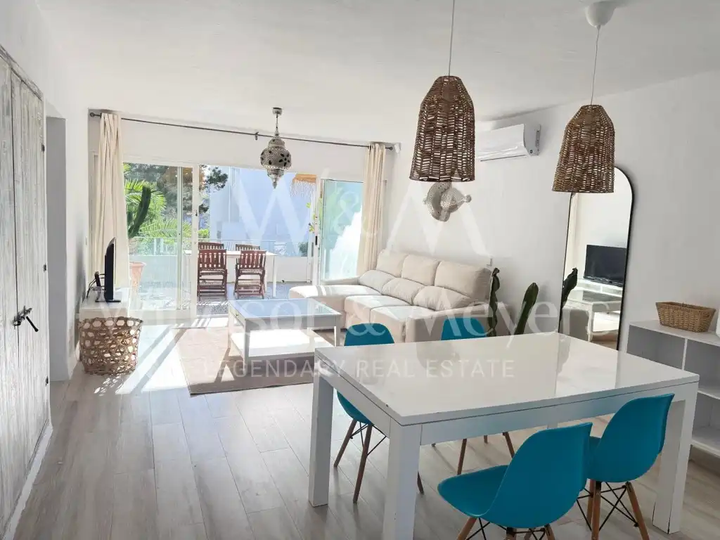 Wohnzimmer von Wohnungen zur Miete in Sant Josep de sa Talaia mit Klimaanlage, Privatgarten und Terrasse