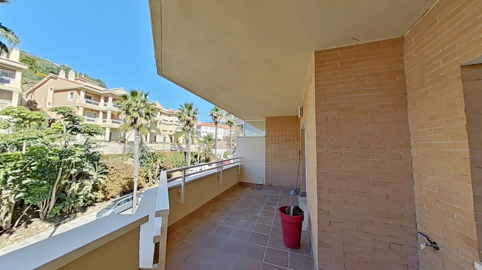 Terraza de Piso en venta en Benalmádena con Terraza, Trastero y Piscina comunitaria