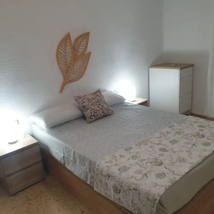 Schlafzimmer von Wohnung zur Miete in Valencia mit Klimaanlage, Terrasse und Möbliert