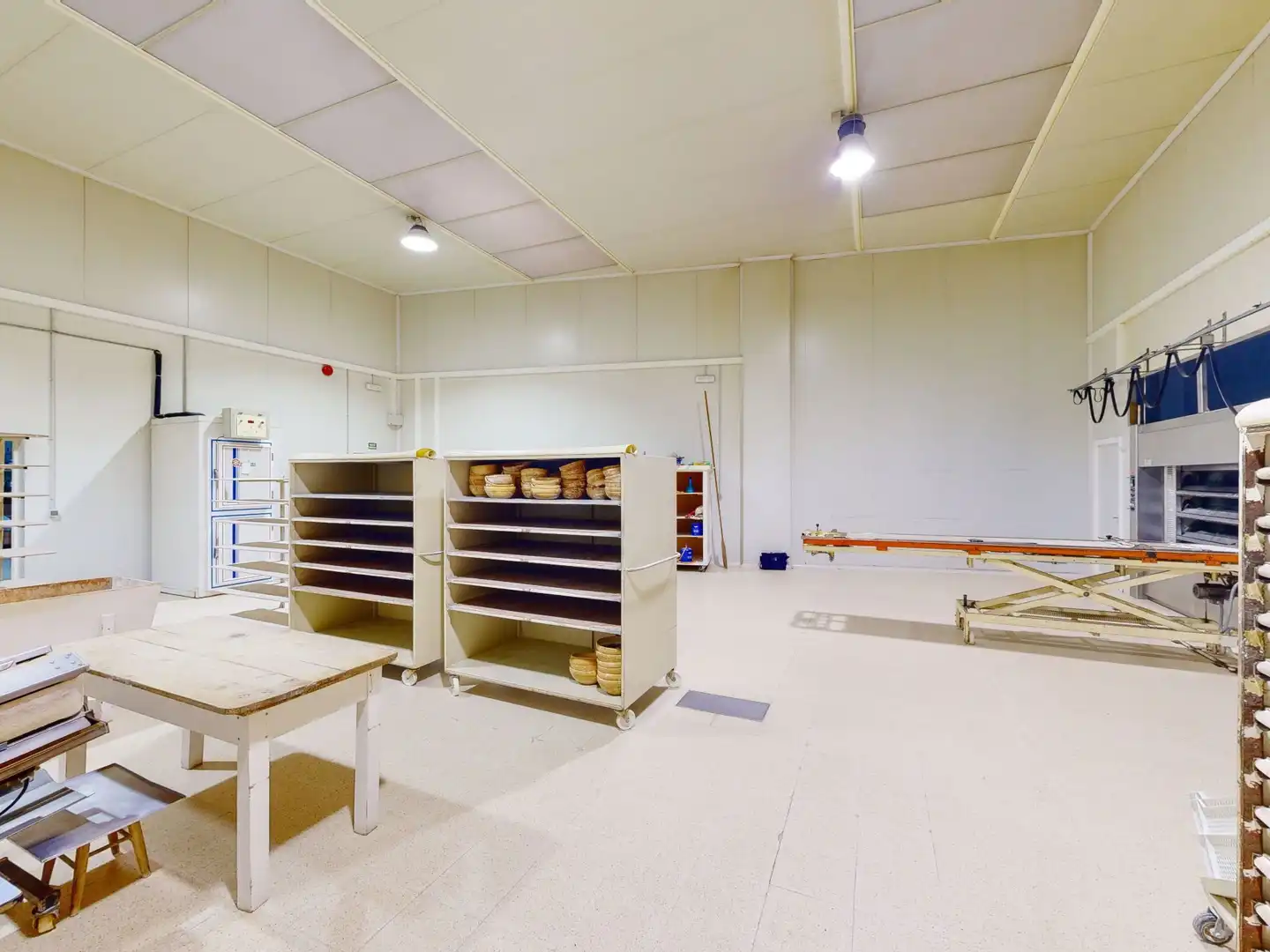 Industrial buildings for sale in Xove