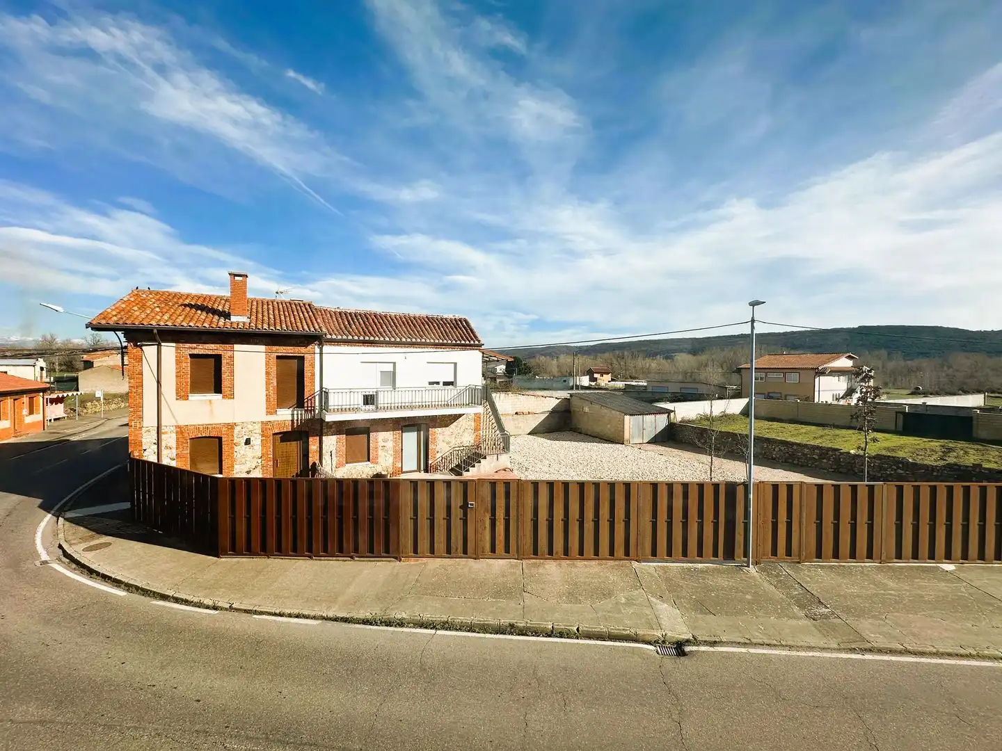 Außenansicht von Country house zum Verkauf in Cuadros mit Heizung und Terrasse
