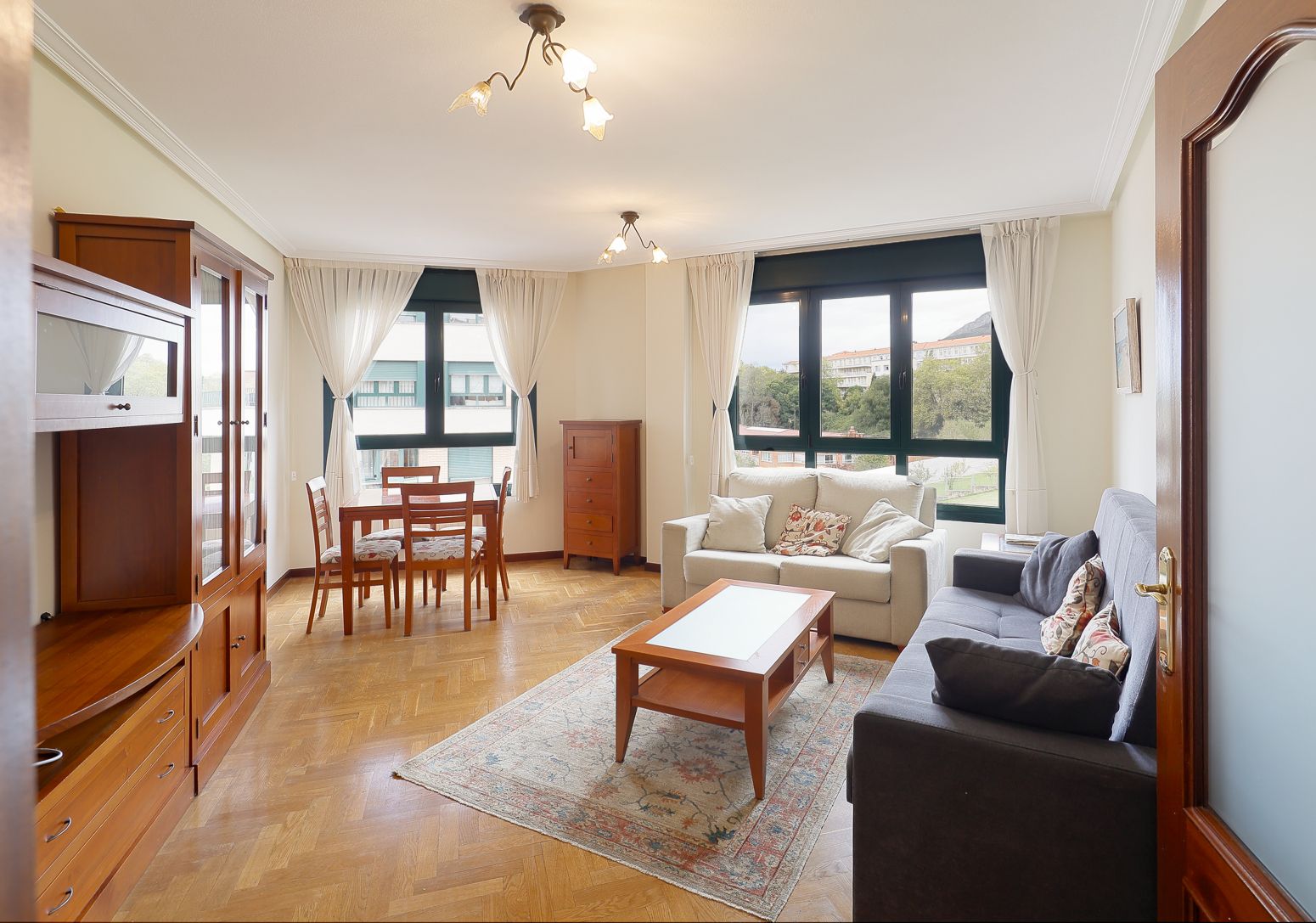 Living room of Flat for sale in Oviedo   with Heating, Private garden and Parquet flooring