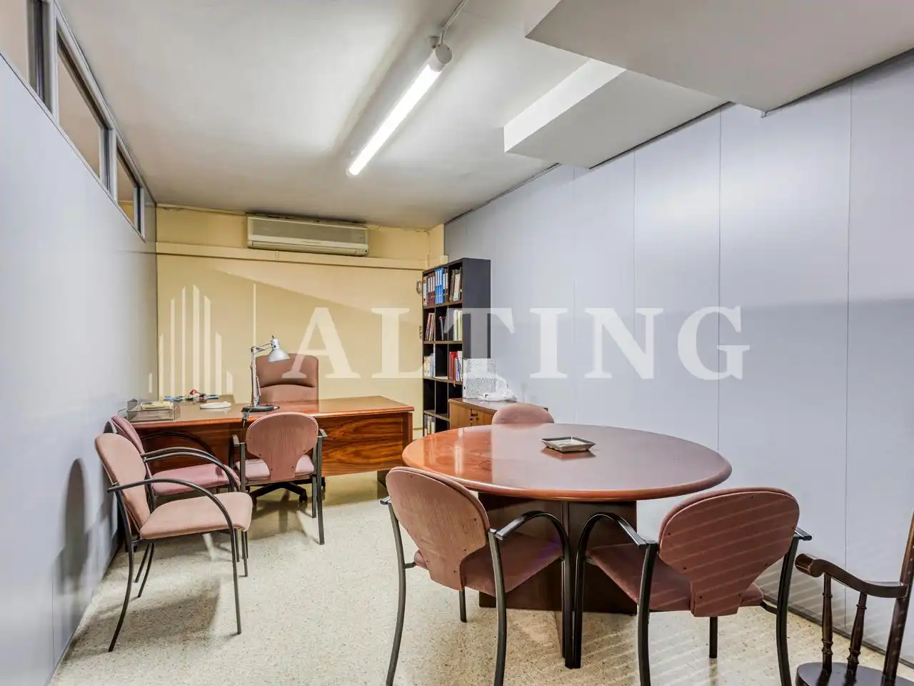 Commercial properties for sale in Barcelona  with Air Conditioner