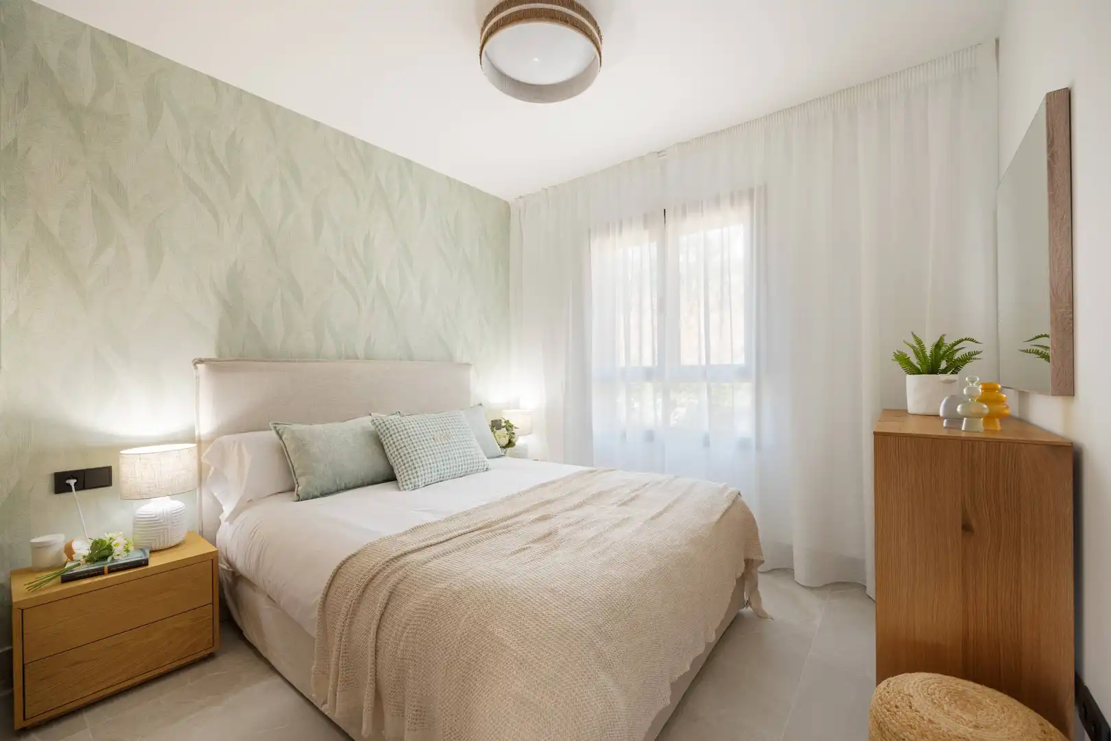 Habitación de Casa adosada en venta en Istán con Aire acondicionado, Calefacción y Jardín privado