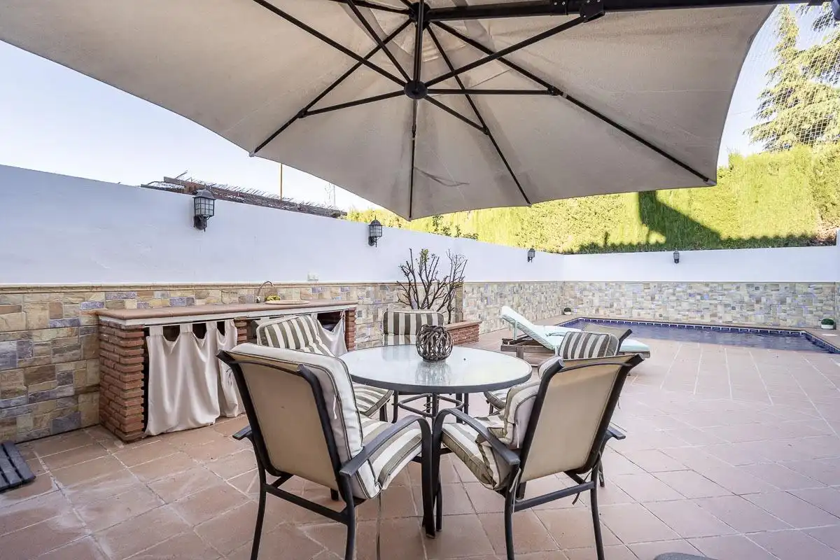 Terrassa de Casa o xalet en venda en Vegas del Genil amb Aire condicionat, Calefacció i Terrassa