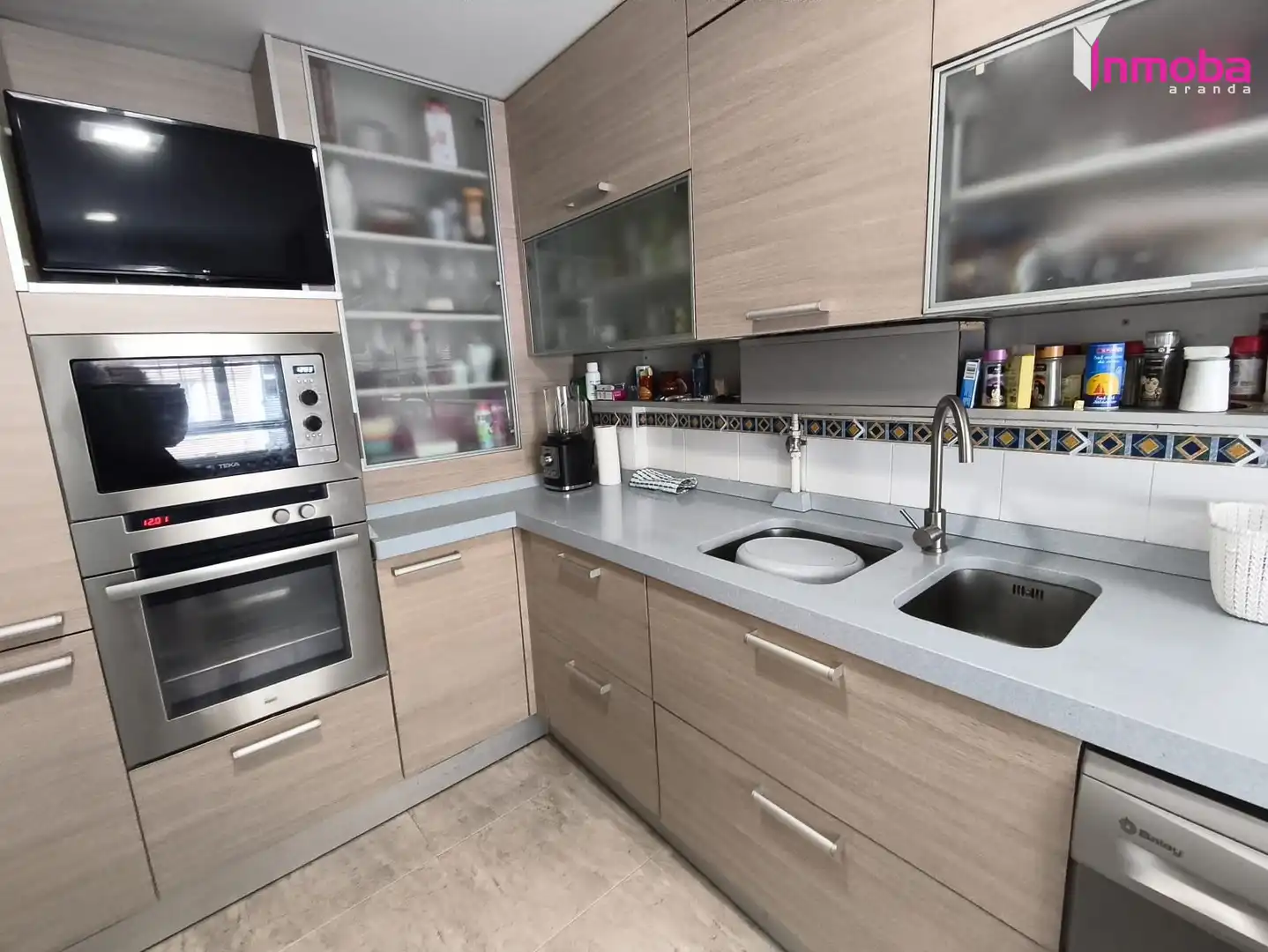 Cocina de Casa adosada en venta en Aranda de Duero con Calefacción y Jardín privado