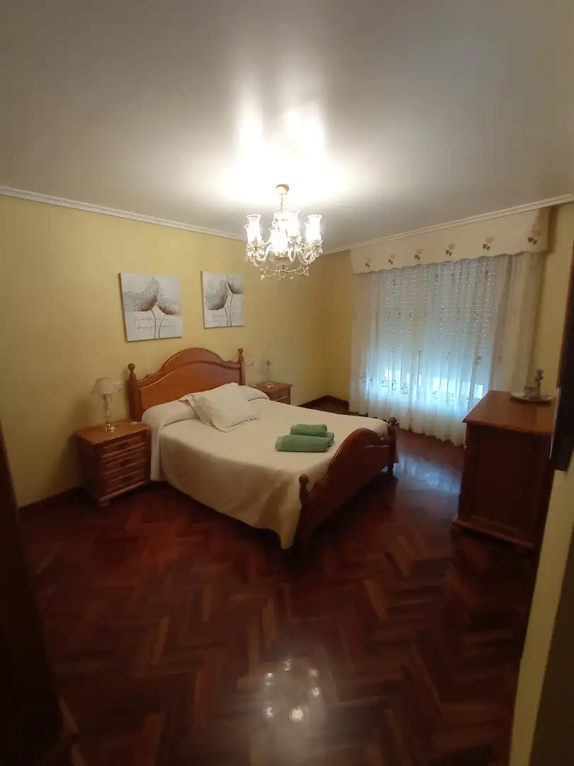 Habitación de Piso de alquiler en Carballo con Calefacción, Trastero y Amueblado