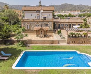 Piscina de Casa o xalet en venda en Premià de Dalt amb Aire condicionat, Calefacció i Jardí privat