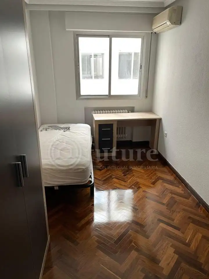Schlafzimmer von Wohnung zur Miete in Salamanca mit Heizung und Möbliert
