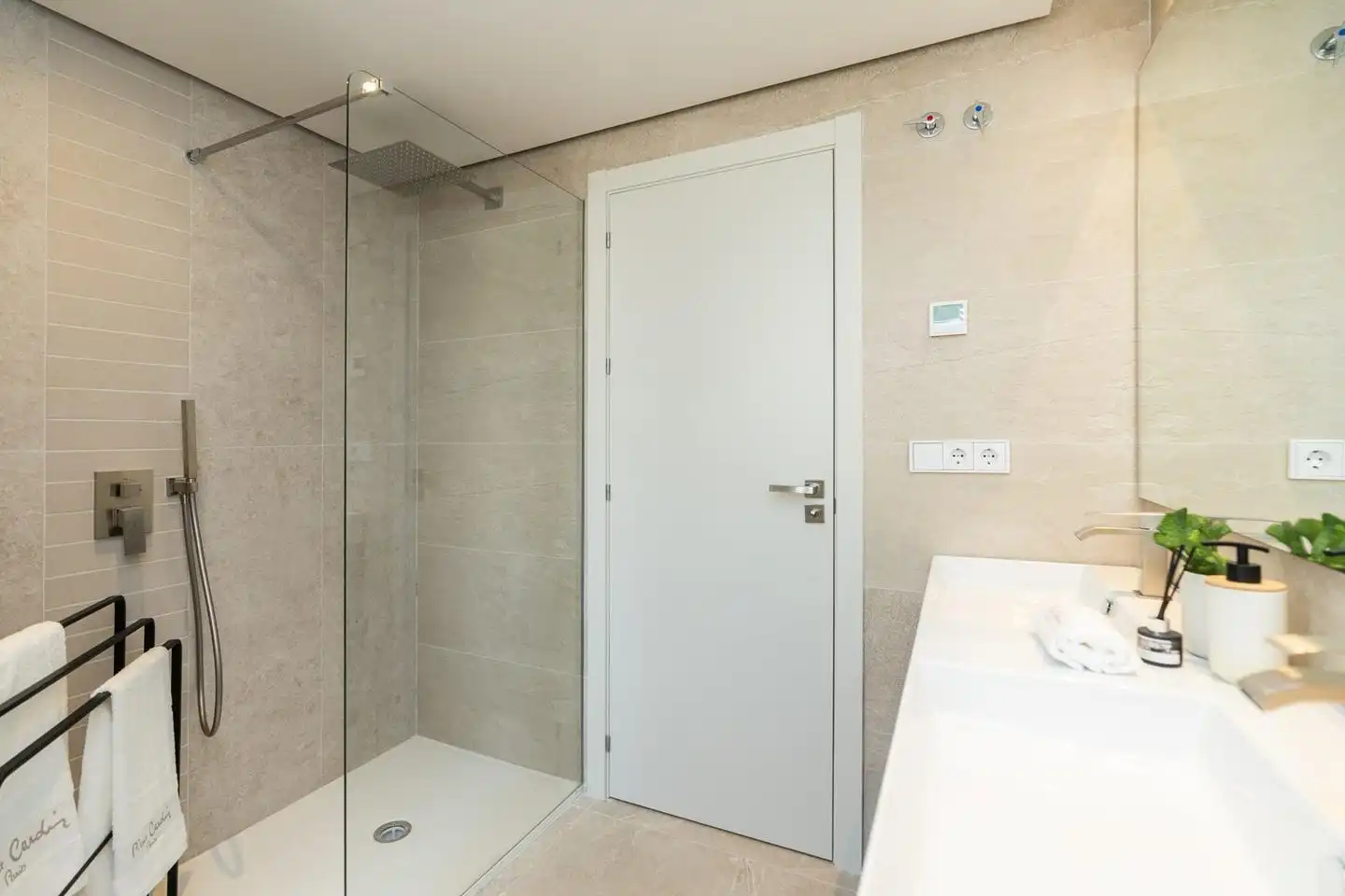 Bathroom of Apartments for sale in Benahavís  with Air Conditioner, Heating and Terrace