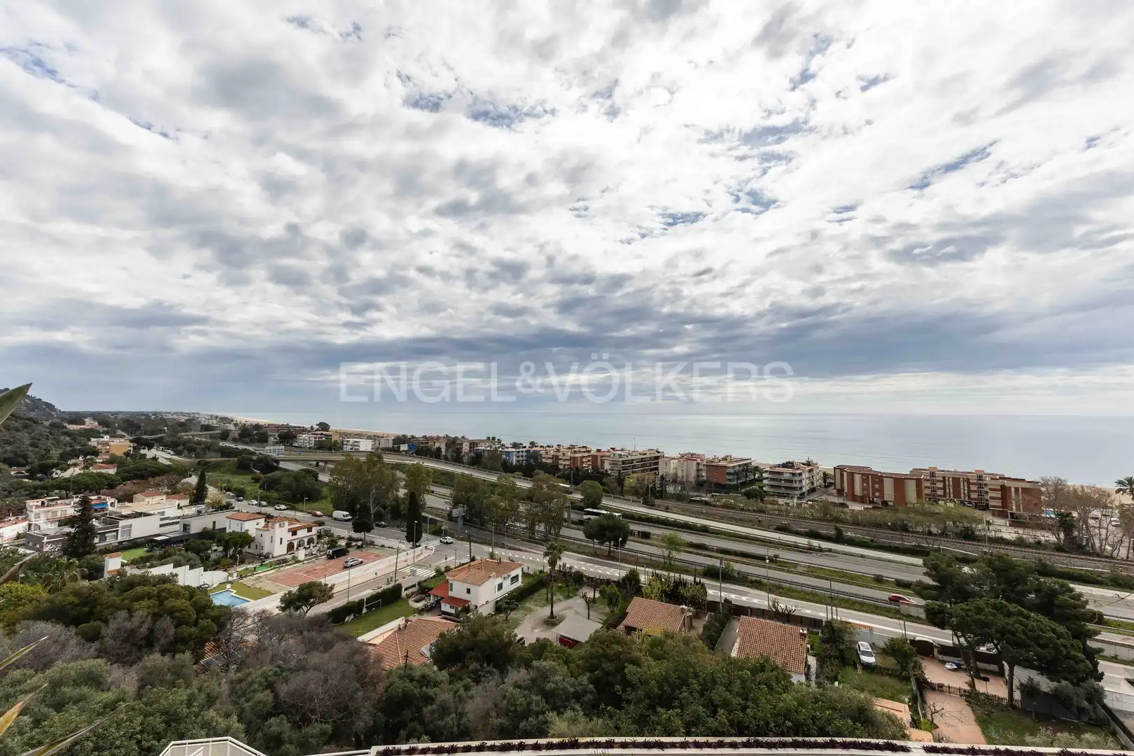 Außenansicht von Maisonette zum Verkauf in Sitges mit Klimaanlage, Heizung und Terrasse