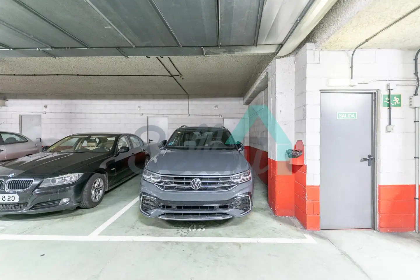 Parking de Piso en venta en Oviedo  con Calefacción, Parquet y Trastero