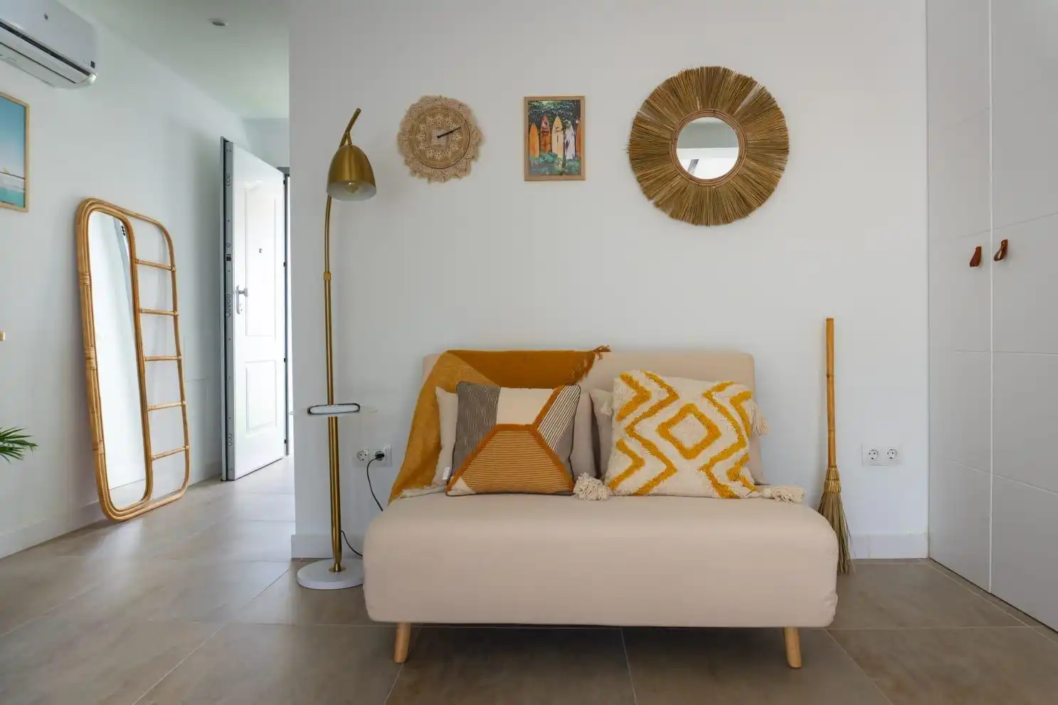 Sala de estar de Casa adosada en venta en Benalmádena con Aire acondicionado, Calefacción y Terraza