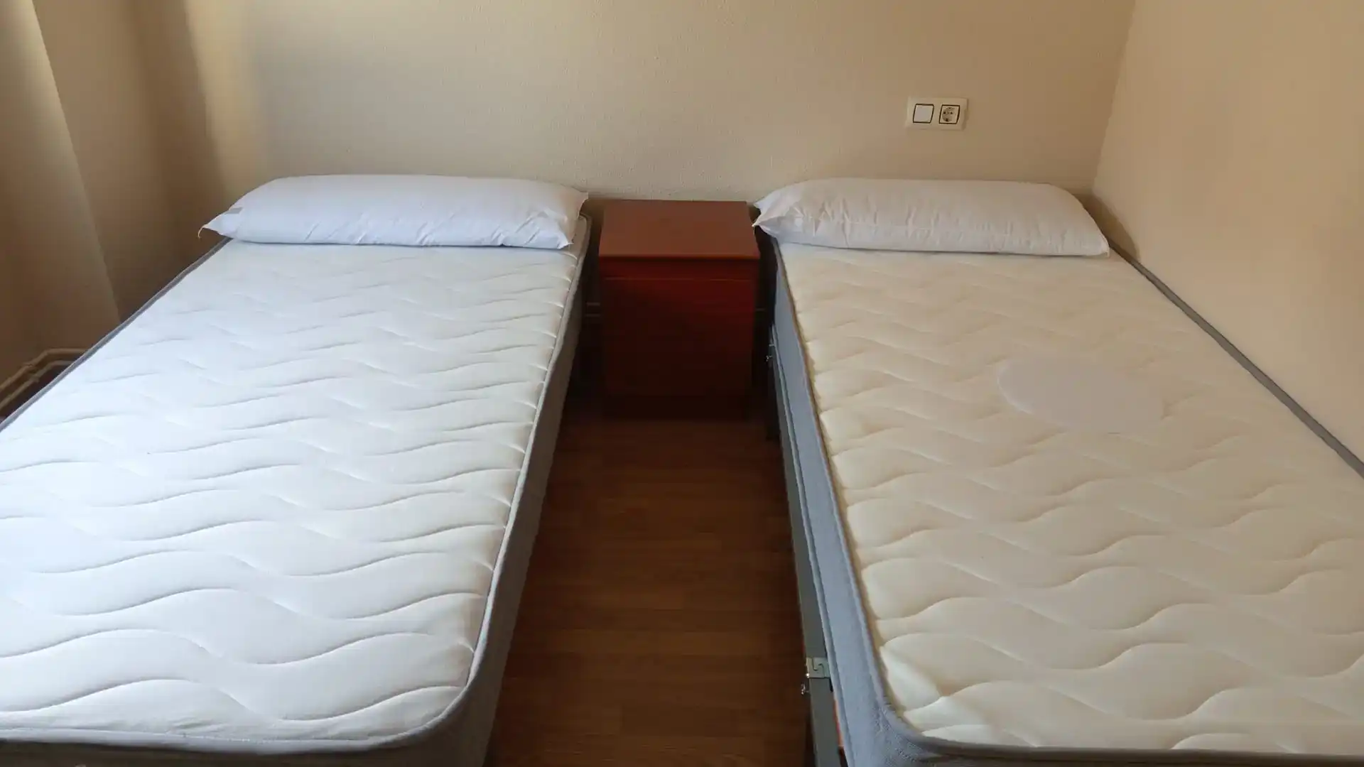 Bedroom of Flat for rent in Valencia de Don Juan, León