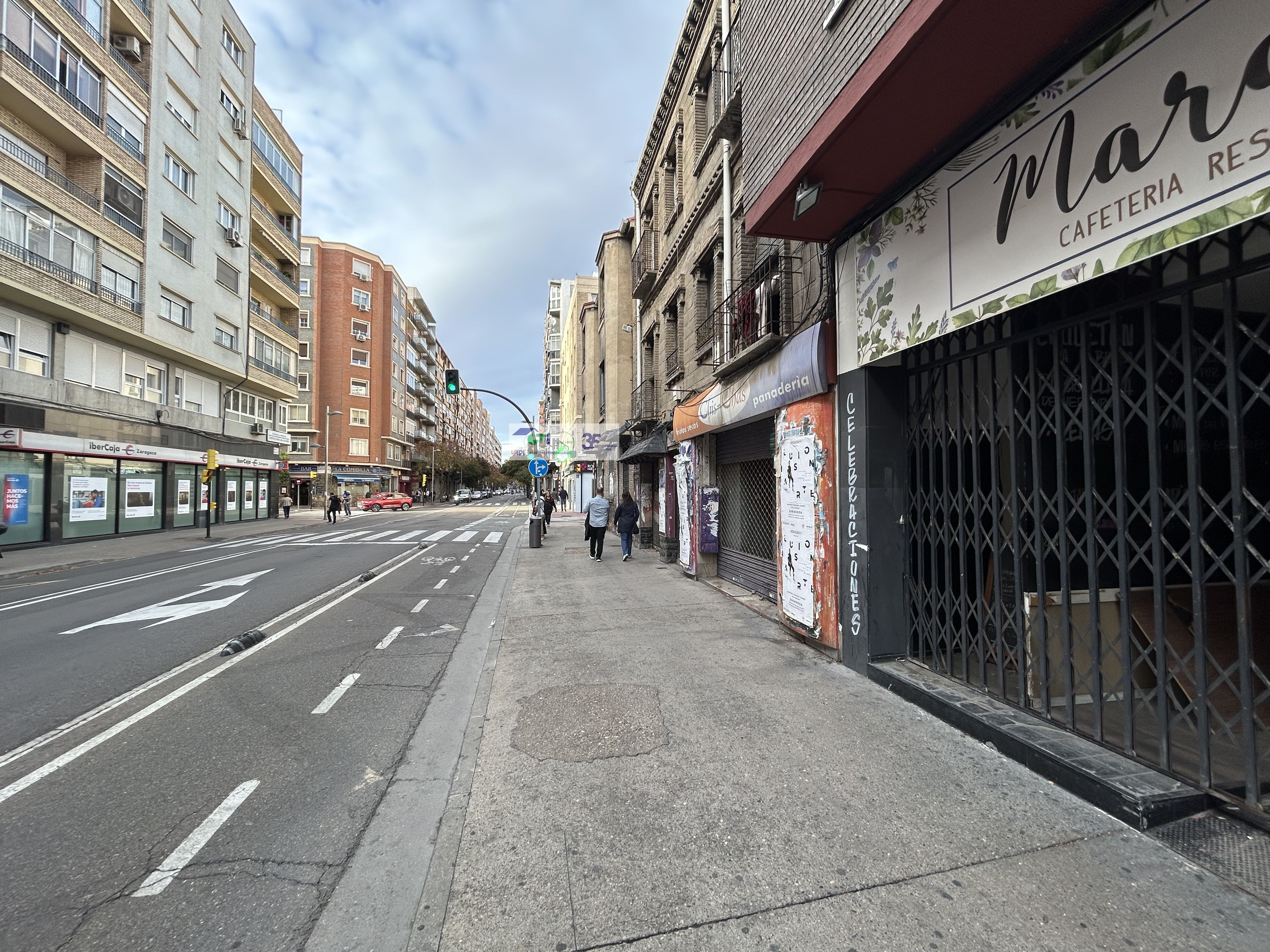 Exterior view of Premises for sale in  Zaragoza Capital