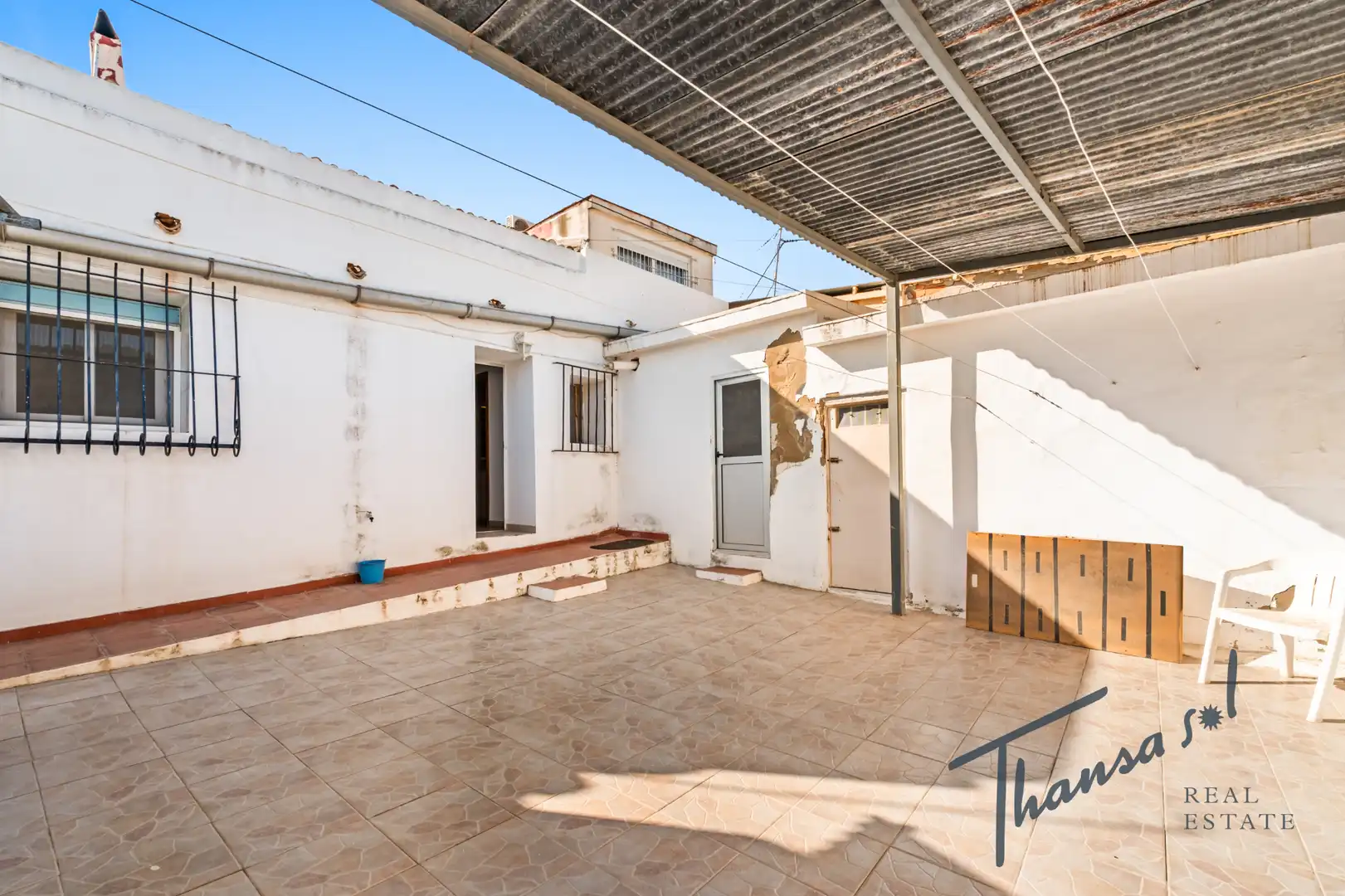 Vista exterior de Casa adosada en venda en Alicante / Alacant amb Aire condicionat, Jardí privat i Terrassa