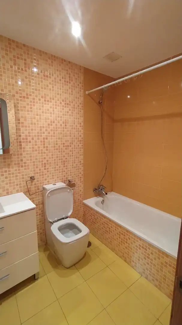 Baño de Apartamento en venta en Santander con Calefacción, Jardín privado y Terraza