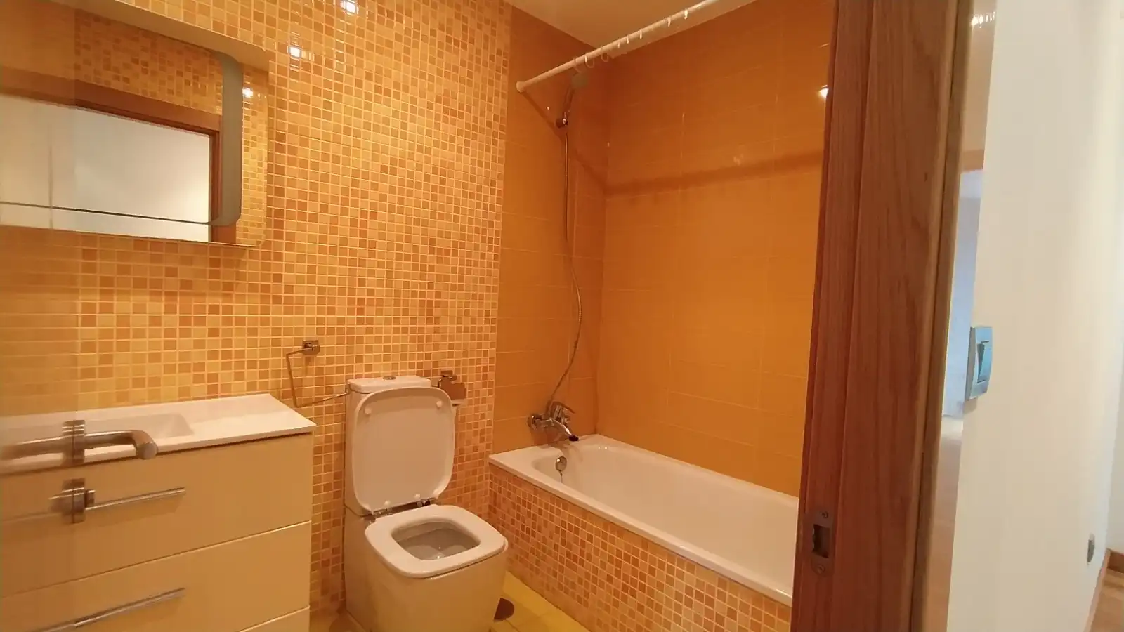 Baño de Apartamento en venta en Santander con Calefacción, Jardín privado y Terraza