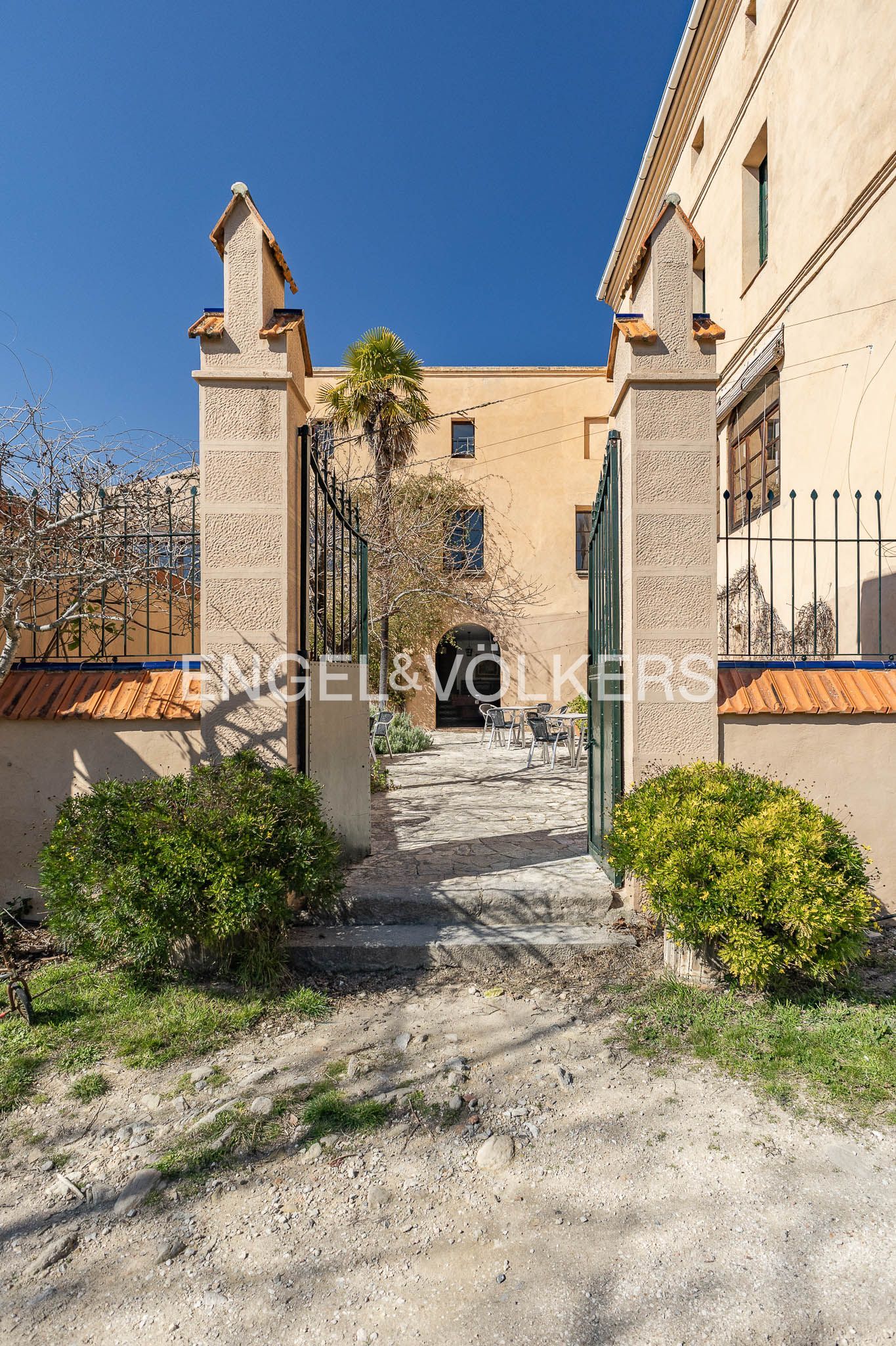 Vista exterior de Casa o xalet en venda en Bellprat amb Calefacció, Jardí privat i Terrassa