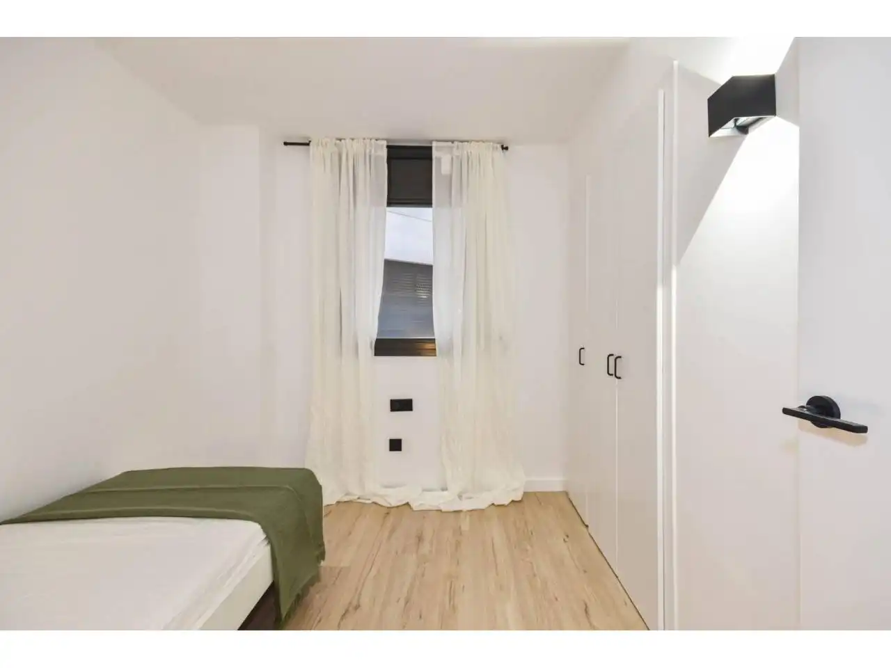 Habitación de Piso en venta en Barcelona con Calefacción, Parquet y Balcón