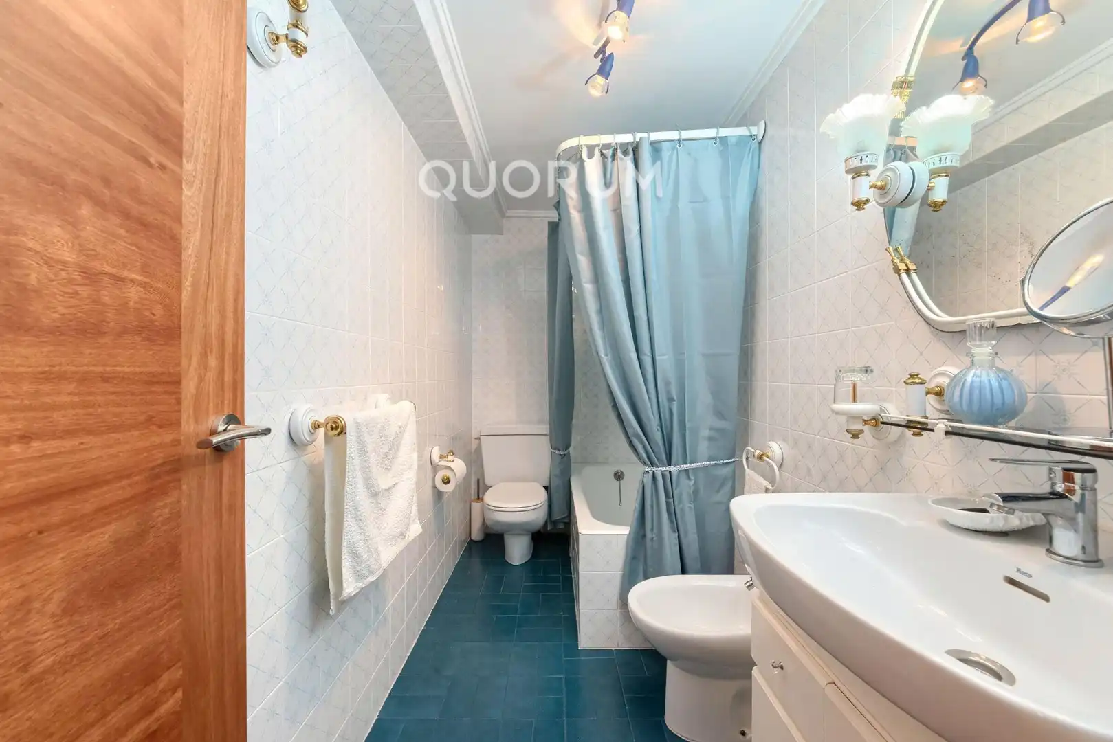 Baño de Piso en venta en Basauri  con Calefacción, Trastero y Amueblado