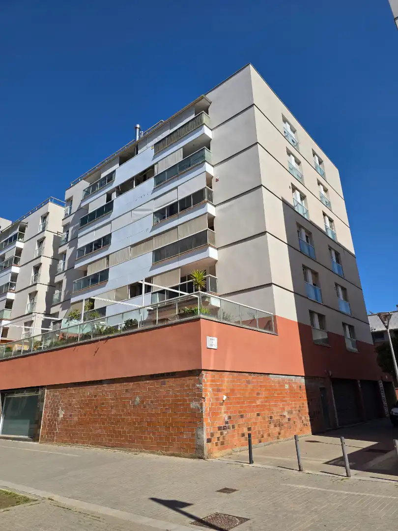 Vista exterior de Local de alquiler en Barcelona